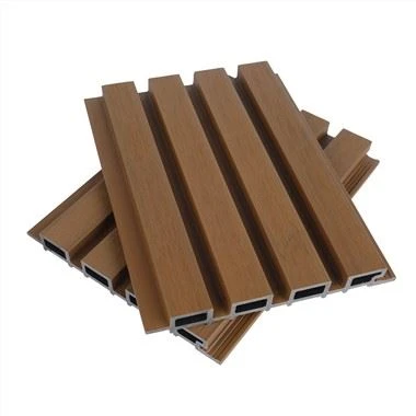 Panel de pared de WPC de coextrusión ignífugo y de buen rendimiento